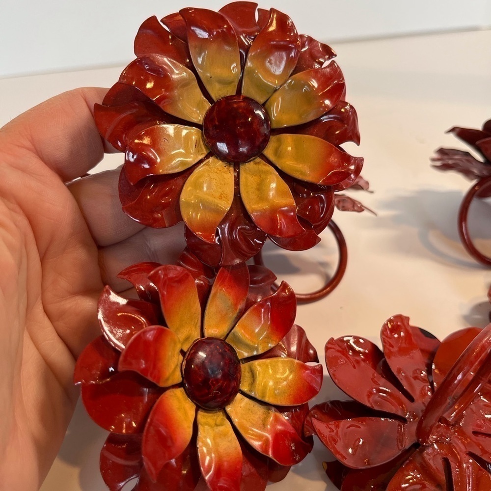 Vintage Enamel/Metal Flower Napkin Rings Set of 8 - Picture 2 of 10